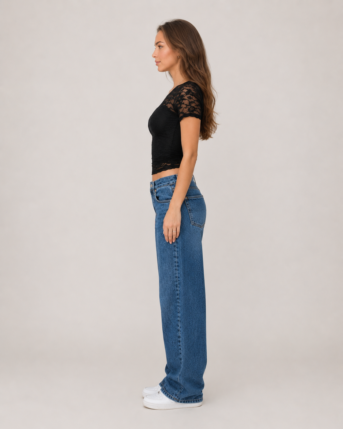 Millie Romance Cropped Scalloped Lace Top - Black