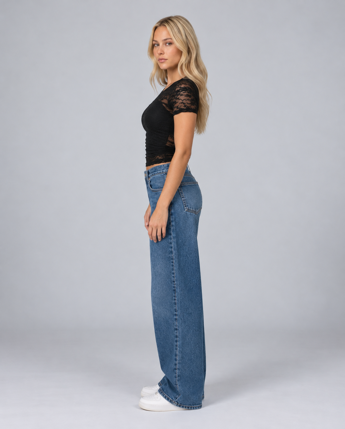 Millie Romance Cropped Scalloped Lace Top - Black
